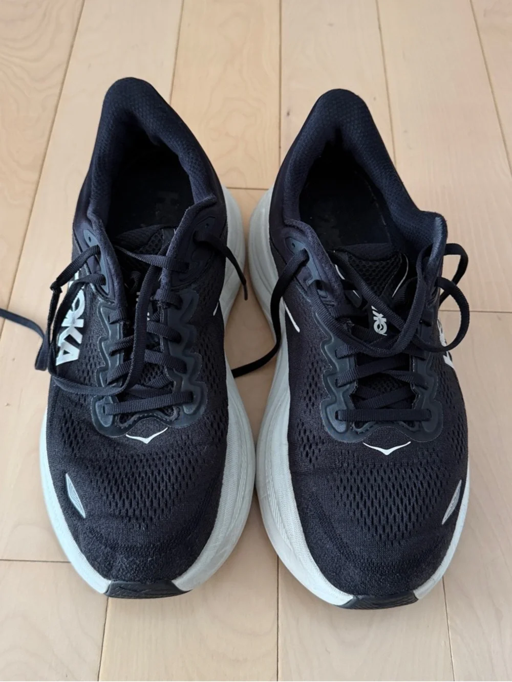 Men’s Hoka Bondi 9 Black and White - Picture 2 of 6